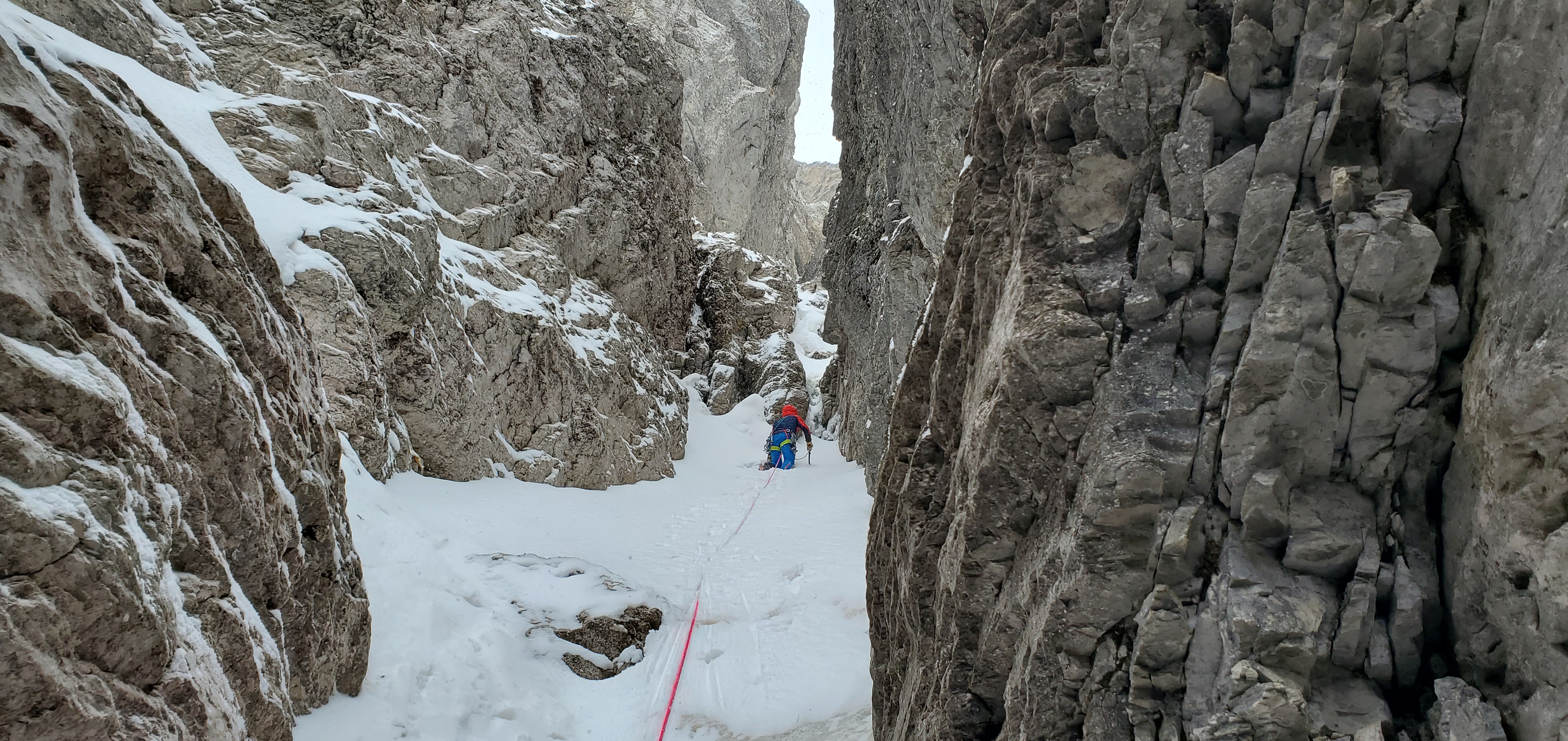 ambiance alpinisme hivernal Pyrénées